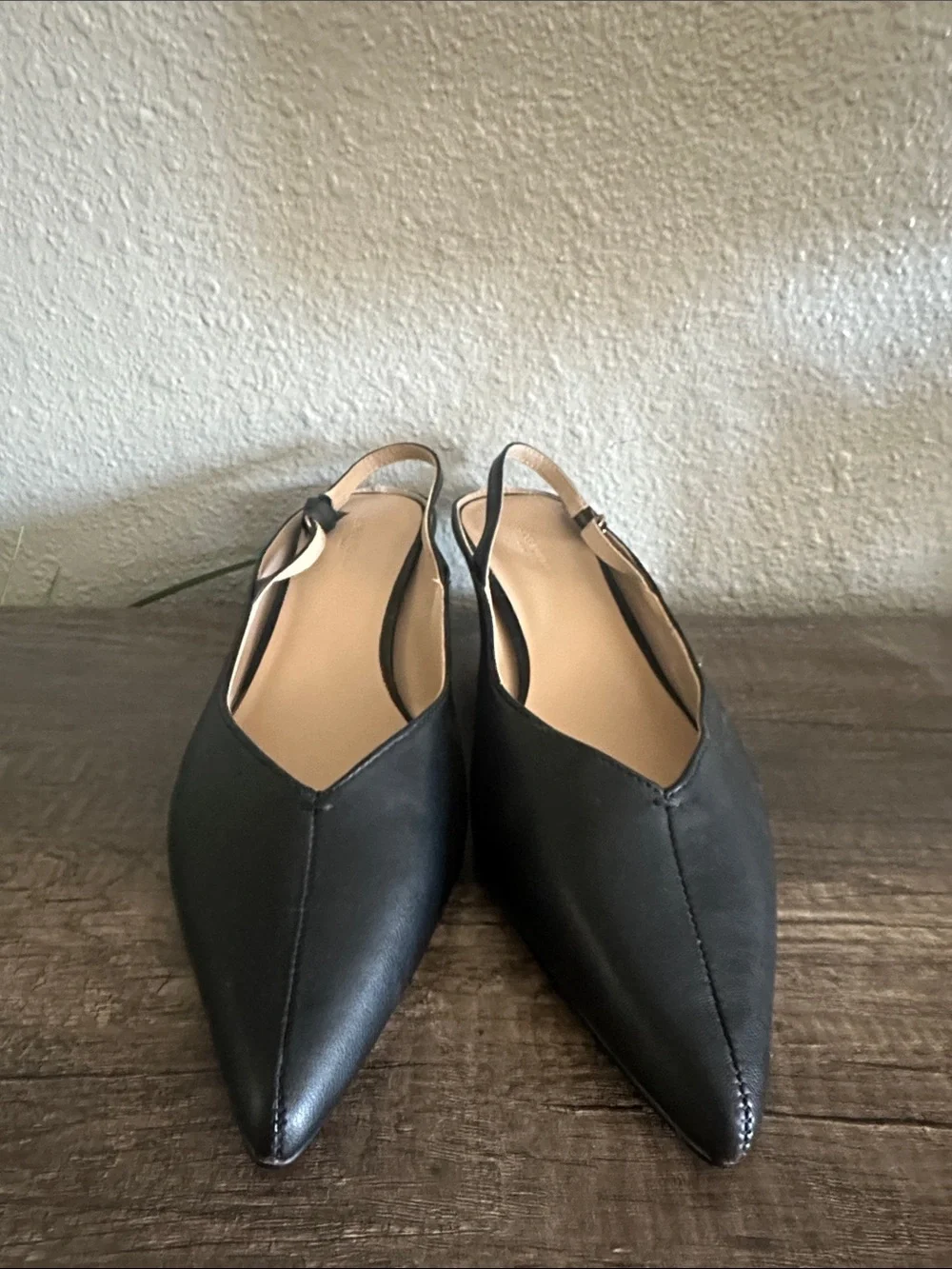 Banana Republic Black Pointed-Toe Slingback Kitten Heel